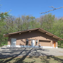 トイレ建屋