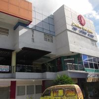 マクタンタウンセンターの3階がホテルで、エレベーターはなし。