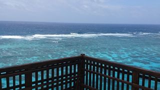 青い海岸線が見事