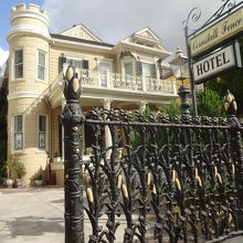 フェンスにご注目