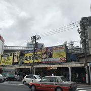 三角地帯の商店街