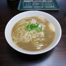 ラーメン定食のラーメンと…