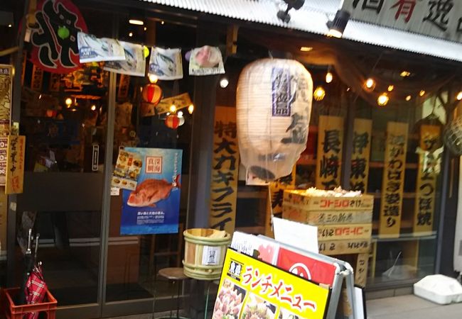 海鮮系のどんぶりがとても美味しい