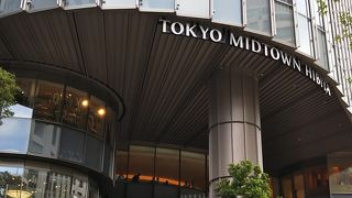 日比谷駅直結で独特の世界観へ