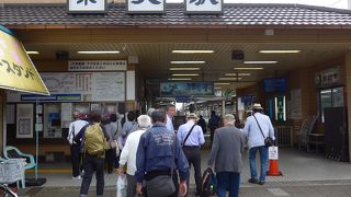 京成金町線で一つ目のフーテンの寅さんで有名な駅です!!