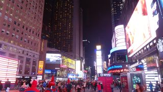 ニューヨーク観光の夜はブロードウェイで。アプリで予約も簡単でした。