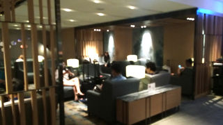 ビジネス用個室席がありがたい。ミールはまぁまぁ