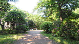 青淵文庫・晩香廬があります