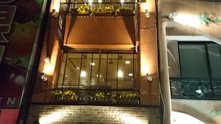 お洒落なカフェビル