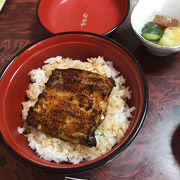 ランチはお手ごろどんぶりがあります