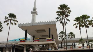 モスクらしくない外観