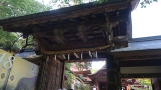 勝手口にしては立派