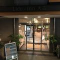 商店街を抜けたところにあります