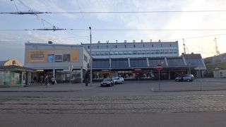 ここから国際バスが発着します。