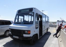 イニシュモア島のミニバス ツアー