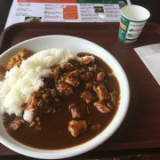 急いでいるときのカレーライスと思って頼んだが、意外と時間がかかって焦った。