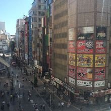 TOHOシネマズから歌舞伎町を見下ろす。