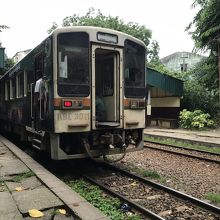 電車→真ん中、空いてます。特等席があります。