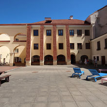 構内には中庭が12もあり、これまた迷いそうになりました