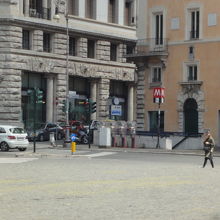 バルベリーニ広場の、すぐ近くです