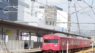 ICOCA使用できることで、中間改札ができた