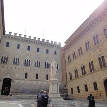 サリンペーニ宮