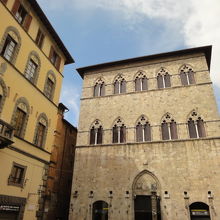 ファサードが印象的