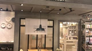 可愛らしいナチュラル家具