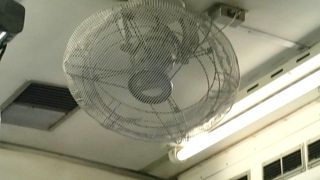 国鉄時代の「キハ４７型気動車」（ディーゼル車）が走っている、珍しい路線