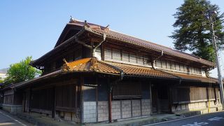 見事なむくりの屋根