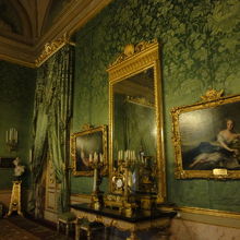 さりげに絵画も素敵だったりします