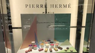 マカロンのフレーバーはすぐに入れ替わります