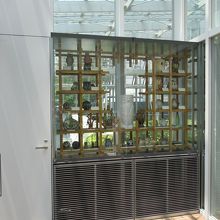 １０階エレベーターホール (右側)