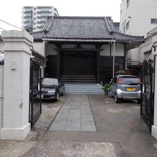 門の景観です。