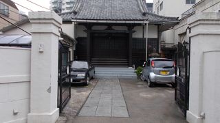 浄土真宗本願寺派の寺院です。