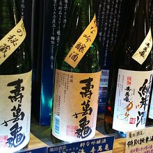 鴨川の日本酒もあり