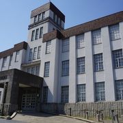 昭和8年に建てられたアールデコ様式の鉄筋コンクリート造りビル