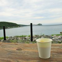 朝食を済ませ、外でコーヒータイム