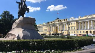 初代ロシア皇帝ピョートルの像
