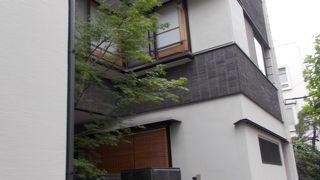 浄土真宗本願寺派の寺院です。