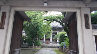 真宗大谷派の寺院です。