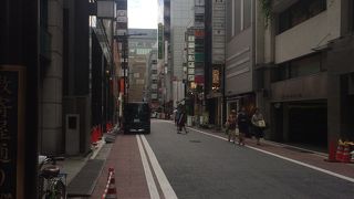 車１台分通れる