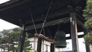 善光寺の鐘の音は、とても美しい響きであった。