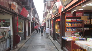 朝8時から食べられる。