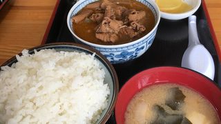 早い、安い、美味い！モツ煮定食