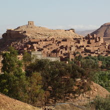 丘の上から見た集落