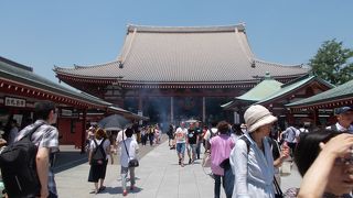 元は天台宗で第二次世界大戦後独立して聖観音宗の総本山になっています。