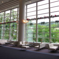 バブル期の豪華なロビーです～