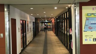 駅にあるショッピングモール