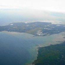 セブ空港がある、周囲10キロほどの小さな島です。